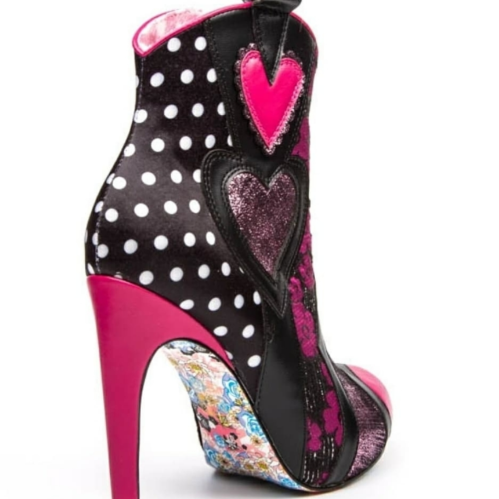Boots - Picture 3 of 7